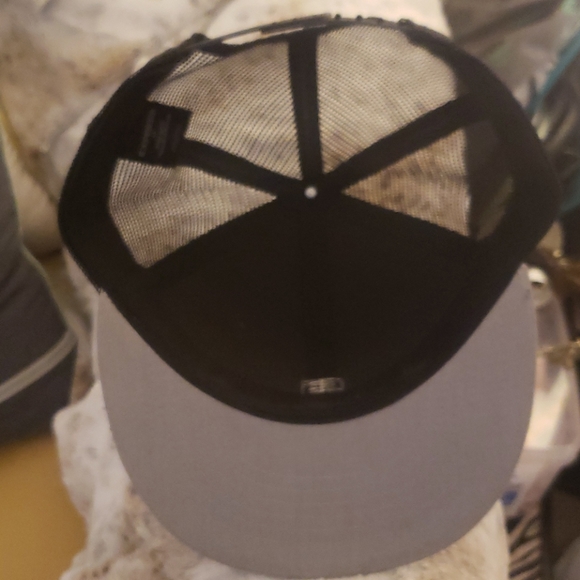 Express hat - Picture 3 of 3